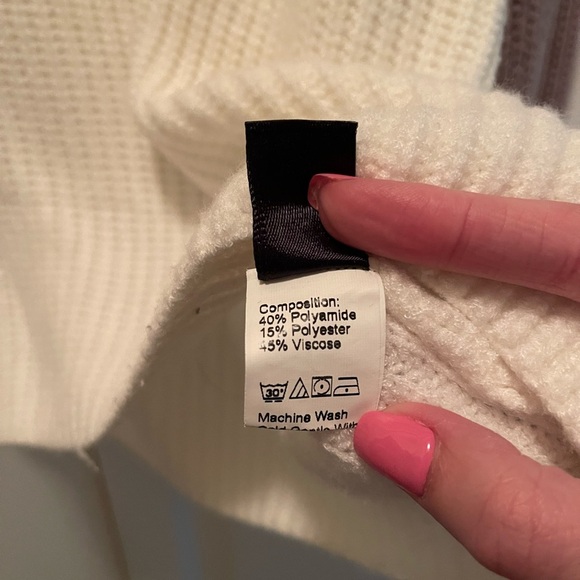 SHEIN Mock Neck Sweater Size Small - Picture 5 of 5